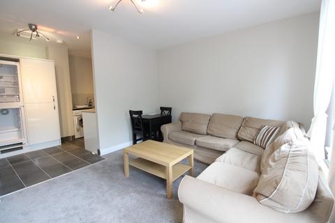 3 bedroom apartment to rent, New Road