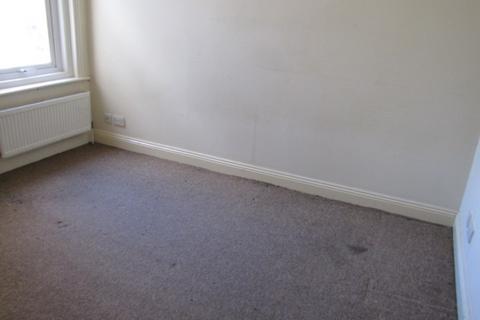 2 bedroom flat to rent, Bournemouth, Dorset