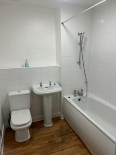 2 bedroom flat to rent, Monarch Way, Newbury Park, IG2