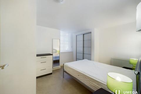3 bedroom flat to rent, Simpson Loan, Quartermile, Edinburgh, EH3