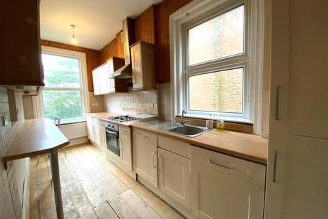 4 bedroom maisonette to rent, Lower Park Road, Hastings TN34 2LD