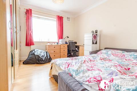 2 bedroom flat to rent, Orchard Court, Edgware