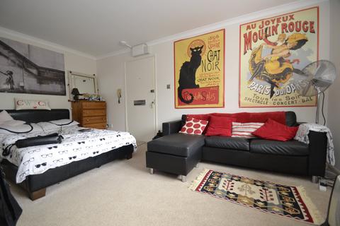 Studio to rent, Cambridge Gardens, Muswell Hill