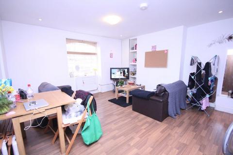 3 bedroom flat to rent, St Johns Grove, Archway