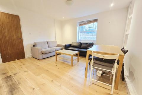 3 bedroom flat to rent, St Johns Grove, Archway