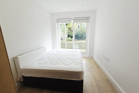 3 bedroom flat to rent, St Johns Grove, Archway