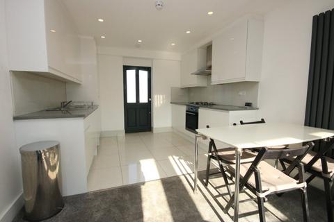 4 bedroom flat to rent, Harringay road, Haringey