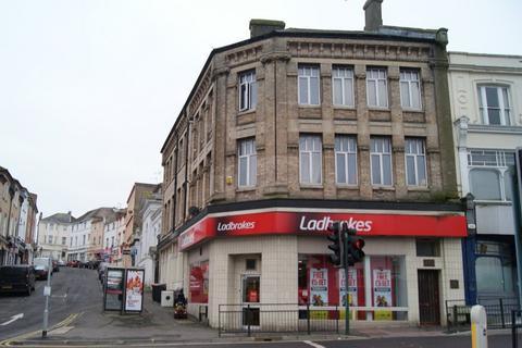 2 bedroom flat to rent, Commercial Road, Triangle
