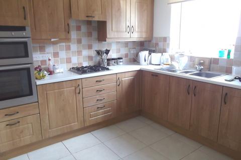 4 bedroom detached house to rent, Forage Lane, Warminster