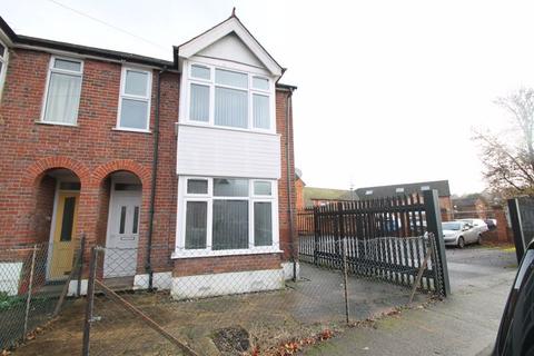 3 bedroom semi-detached house to rent - Desborough Park Road, High Wycombe HP12