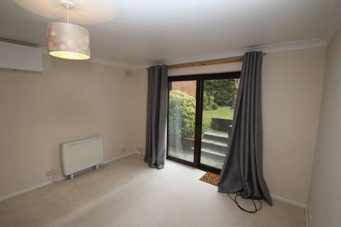 2 bedroom maisonette to rent, Carrington Road, High Wycombe HP12