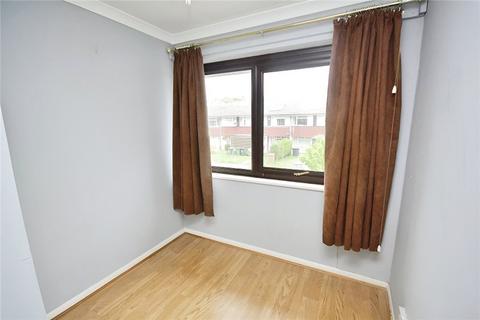 3 bedroom terraced house to rent, Guildford Park Avenue, Guildford, Surrey, GU2