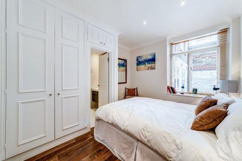 1 bedroom flat to rent, Rosary Gardens SW7