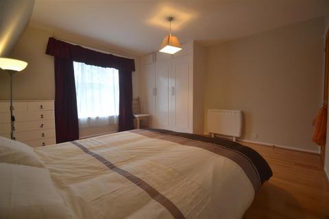 2 bedroom apartment to rent, Salisbury Court, Wimbledon