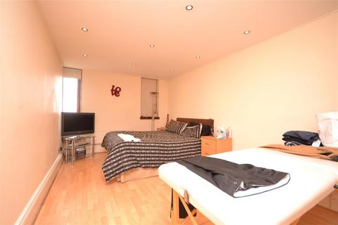 2 bedroom apartment to rent, Chasewood Park, Harrow on the Hill