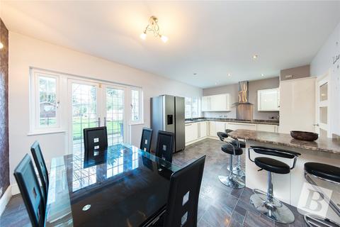 18 Primrose Glen, Hornchurch, RM11 2NP
