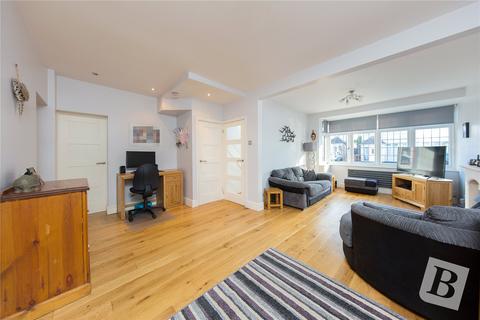 18 Primrose Glen, Hornchurch, RM11 2NP