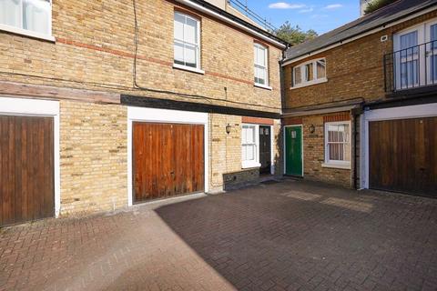 2 bedroom terraced house to rent, Gundulph Road, Chatham