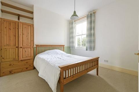 2 bedroom apartment to rent, Goldsboro Road, London SW8