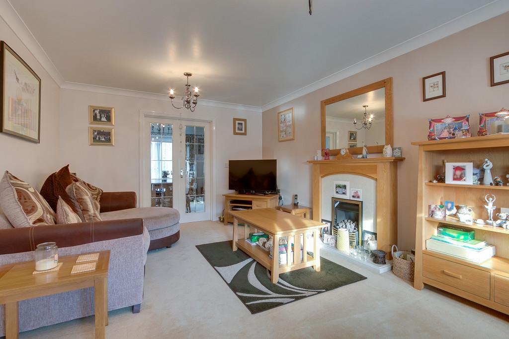 Valencia Road, The Oakalls, Bromsgrove, B60 2SA 5 bed detached house