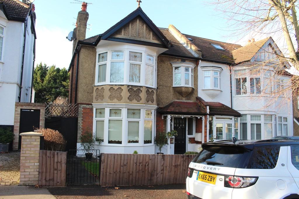 Beresford Road, Chingford, E4 2 bed flat £265,000