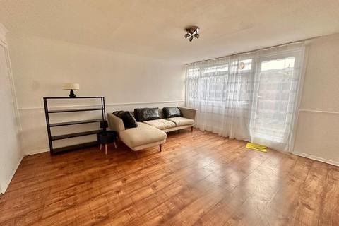 3 bedroom end of terrace house to rent, Milton Road, Turnpike Lane N15