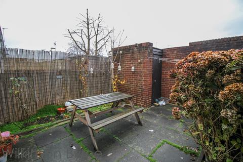 3 bedroom end of terrace house to rent, Milton Road, Turnpike Lane N15