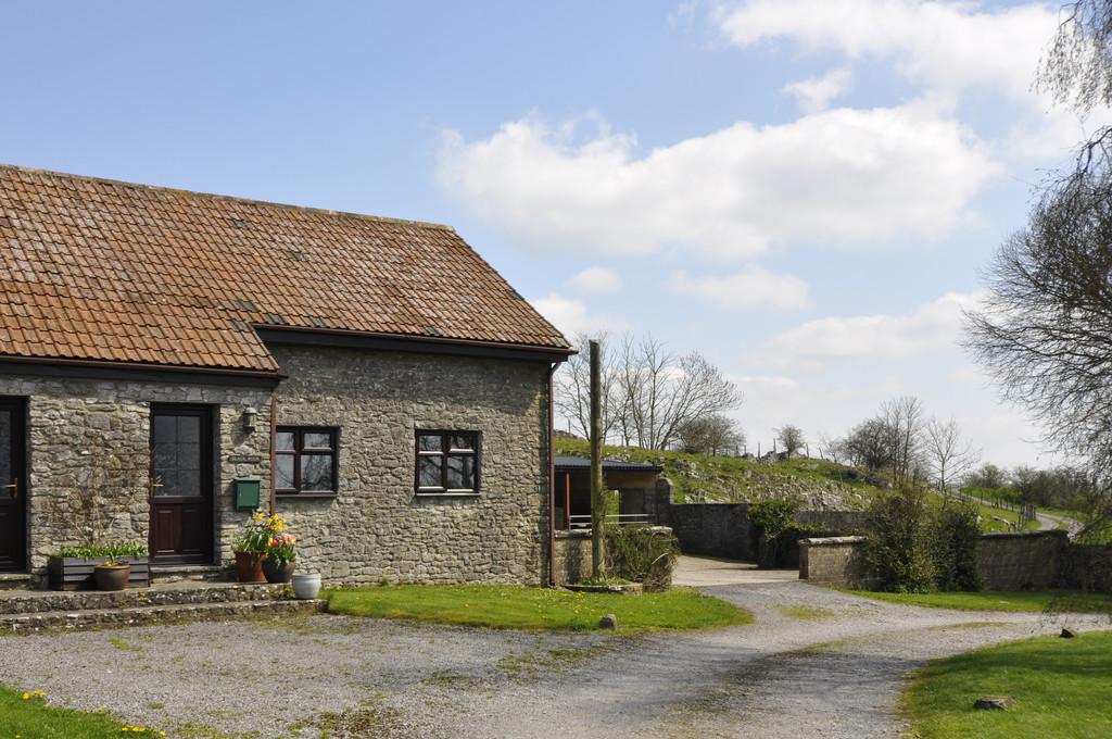 Wellington Farm, Priddy 2 bed barn conversion £950 pcm (£219 pw)