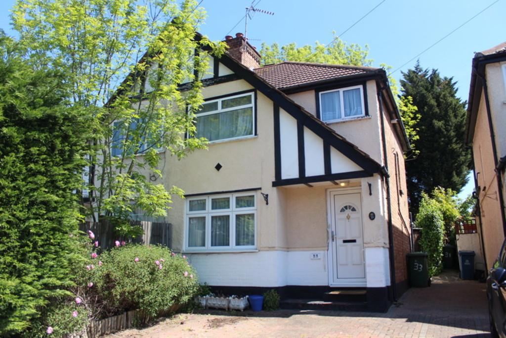 Belsize Road, Harrow Weald 3 bed semidetached house £399,950