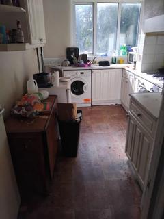 1 bedroom in a house share to rent, Room 3, 133 Otley Road Headingley  Leeds West Yorkshire