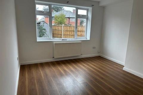3 bedroom semi-detached house to rent, Keston Avenue, Blackley, Manchester