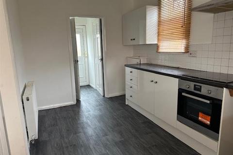 3 bedroom semi-detached house to rent, Keston Avenue, Blackley, Manchester