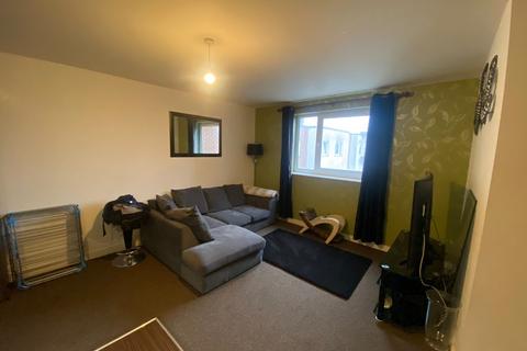 2 bedroom flat to rent, Turnpike Court, EN8