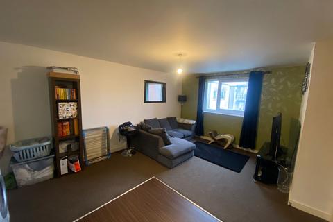 2 bedroom flat to rent, Turnpike Court, EN8