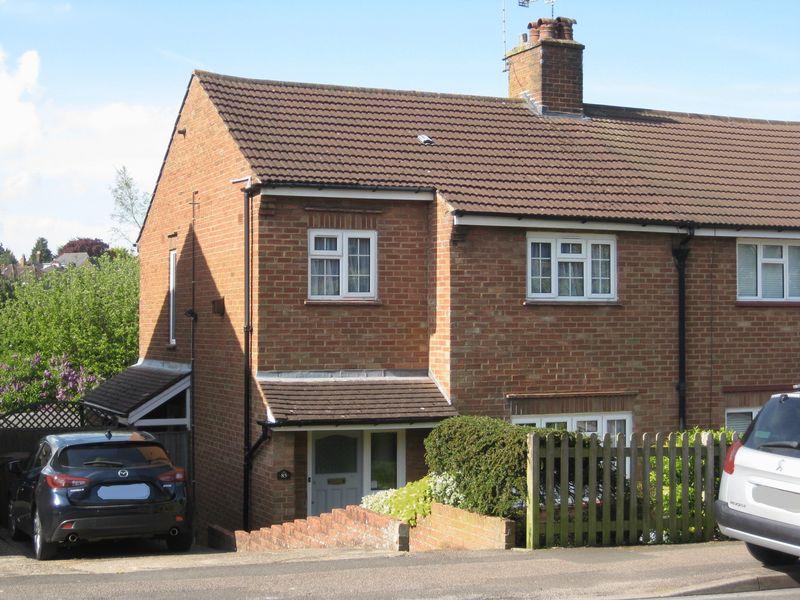 BANSTEAD ROAD, CATERHAM ON THE HILL 3 bed semidetached house £379,950
