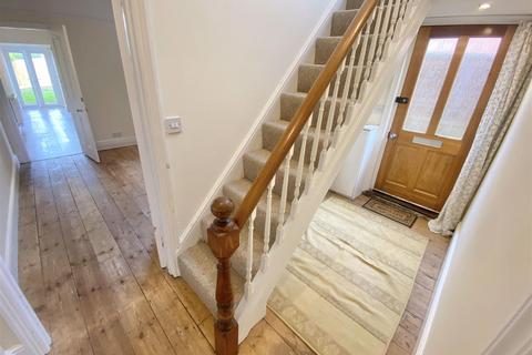 3 bedroom semi-detached house to rent, Gordon Road, Cowes
