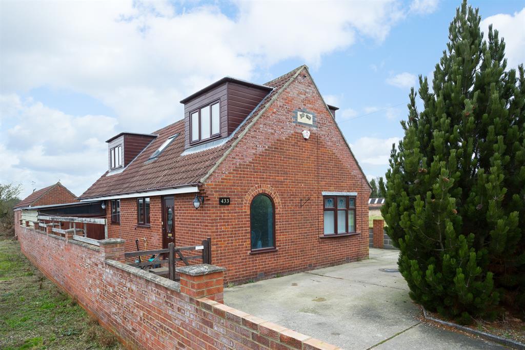 Strensall Road, York, YO32 9SW 4 bed detached house £375,000