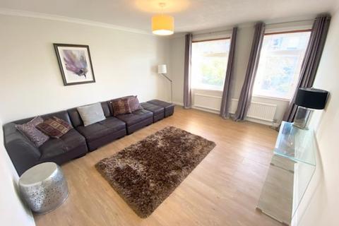 3 bedroom flat to rent, Claremont Gardens, First Floor, AB10