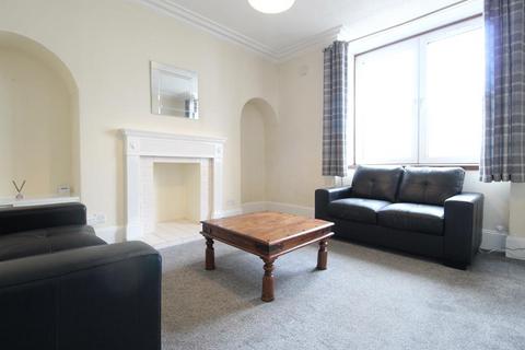 2 bedroom flat to rent, Wallfield Crescent, Top Left, AB25