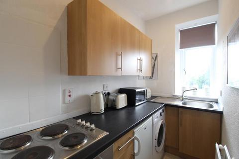 2 bedroom flat to rent, Wallfield Crescent, Top Left, AB25