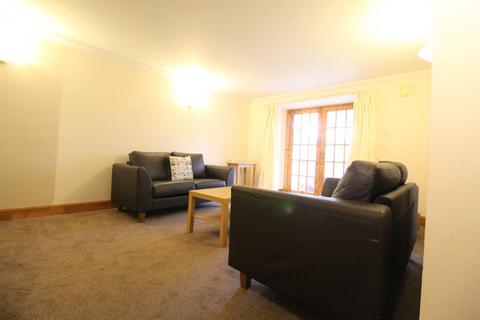 2 bedroom flat to rent, North Deeside Road, Bieldside, AB15