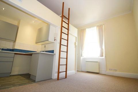 Studio to rent - Flat 8, 31 Pittville Lawn