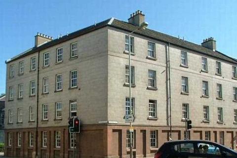 2 bedroom flat to rent, Atholl Court, Perth