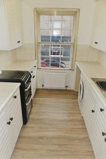 2 bedroom flat to rent, Atholl Court, Perth