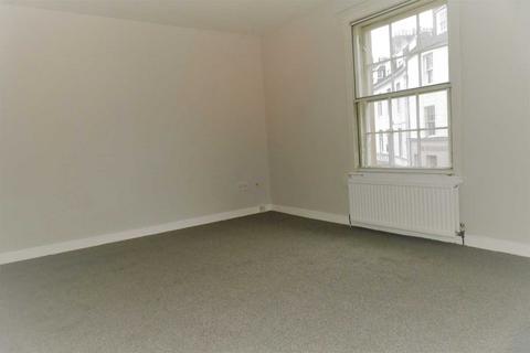 2 bedroom flat to rent, Atholl Court, Perth