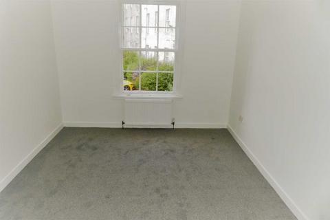 2 bedroom flat to rent, Atholl Court, Perth