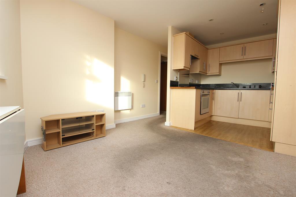 Marsden House, Bolton, BL1 2JX 2 bed flat £450 pcm (£104 pw)