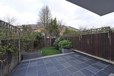 4 bedroom terraced house to rent, Durnsford Avenue, Wimbledon Park