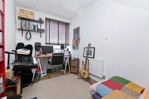 3 bedroom duplex to rent, Sundridge House, Church Crescent, London, E9