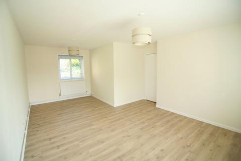 3 bedroom ground floor flat to rent, Reigate